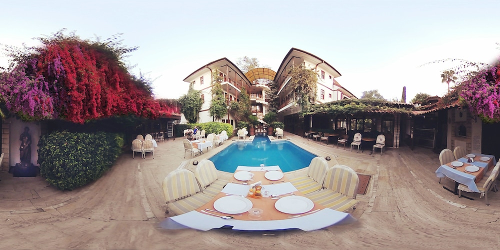 Hotel Karyatit Kaleiçi — Main photo in Antalya