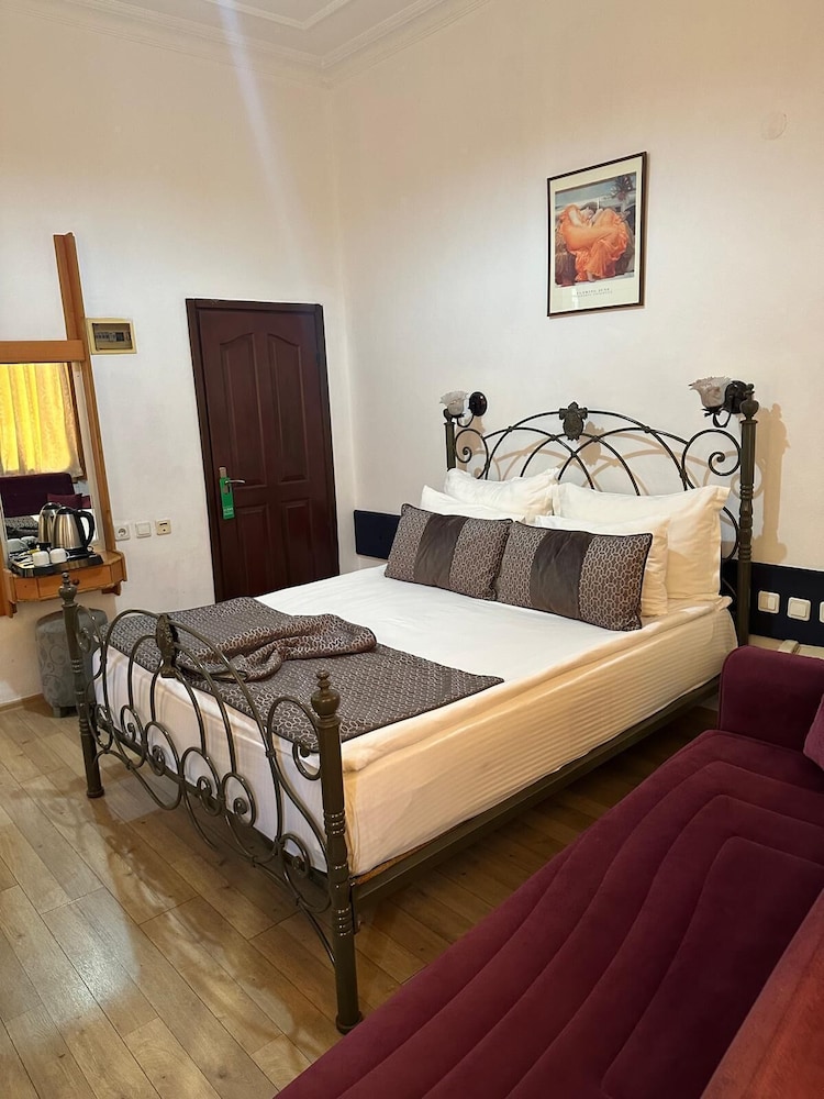 Hotel Karyatit Kaleiçi — Hotel rooms in Antalya