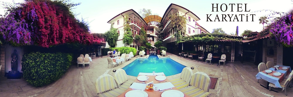 Hotel Karyatit Kaleiçi — Swimming pool in Antalya