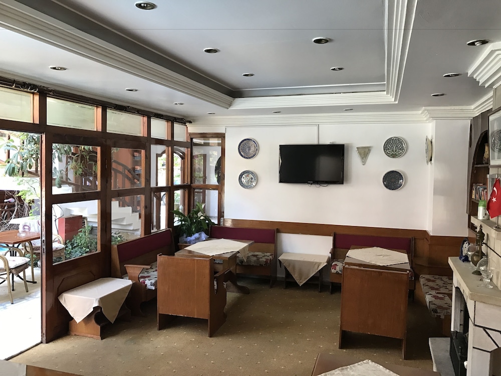 Hotel Karyatit Kaleiçi — Restaurant & bars in Antalya