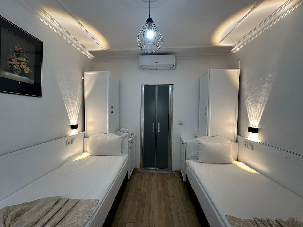 Hotel Karyatit Kaleiçi — Hotel rooms in Antalya