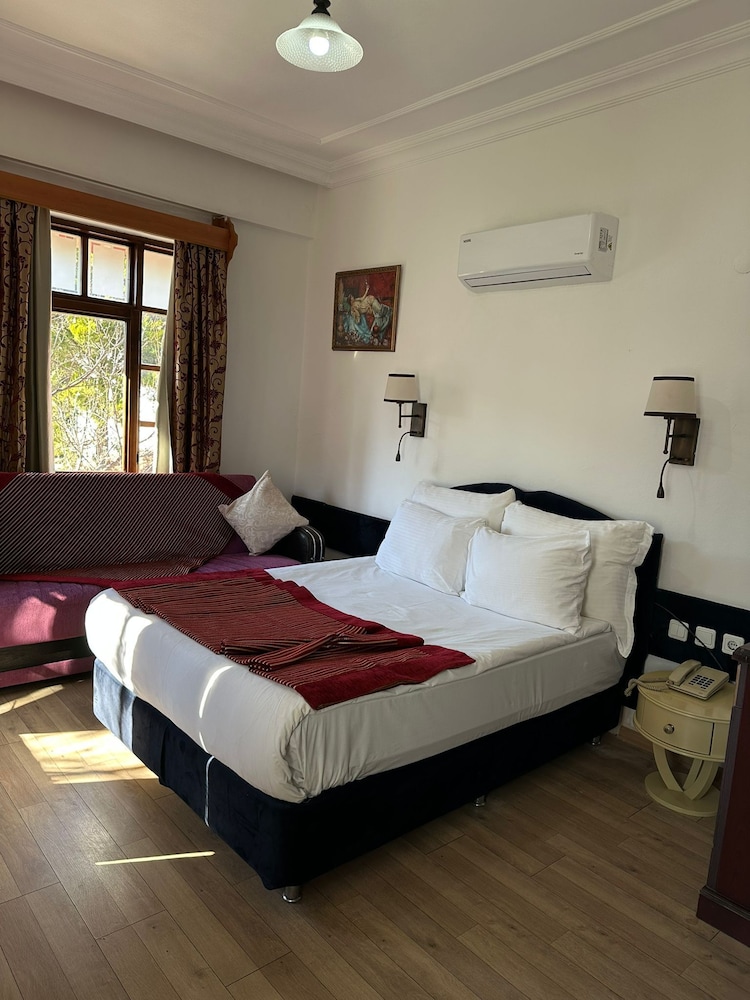 Hotel Karyatit Kaleiçi — Hotel rooms in Antalya