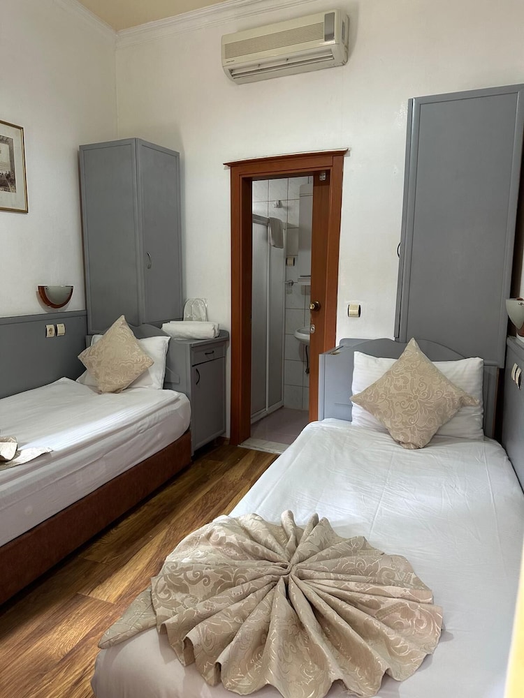 Hotel Karyatit Kaleiçi — Hotel rooms in Antalya