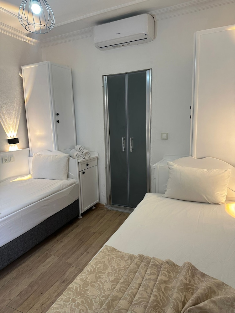 Hotel Karyatit Kaleiçi — Hotel rooms in Antalya