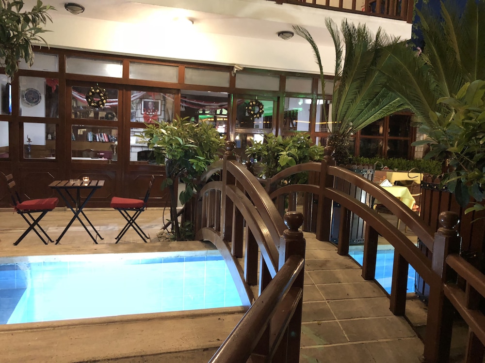 Hotel Karyatit Kaleiçi — Restaurant & bars in Antalya