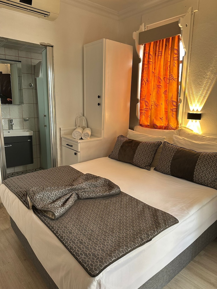 Hotel Karyatit Kaleiçi — Hotel rooms in Antalya