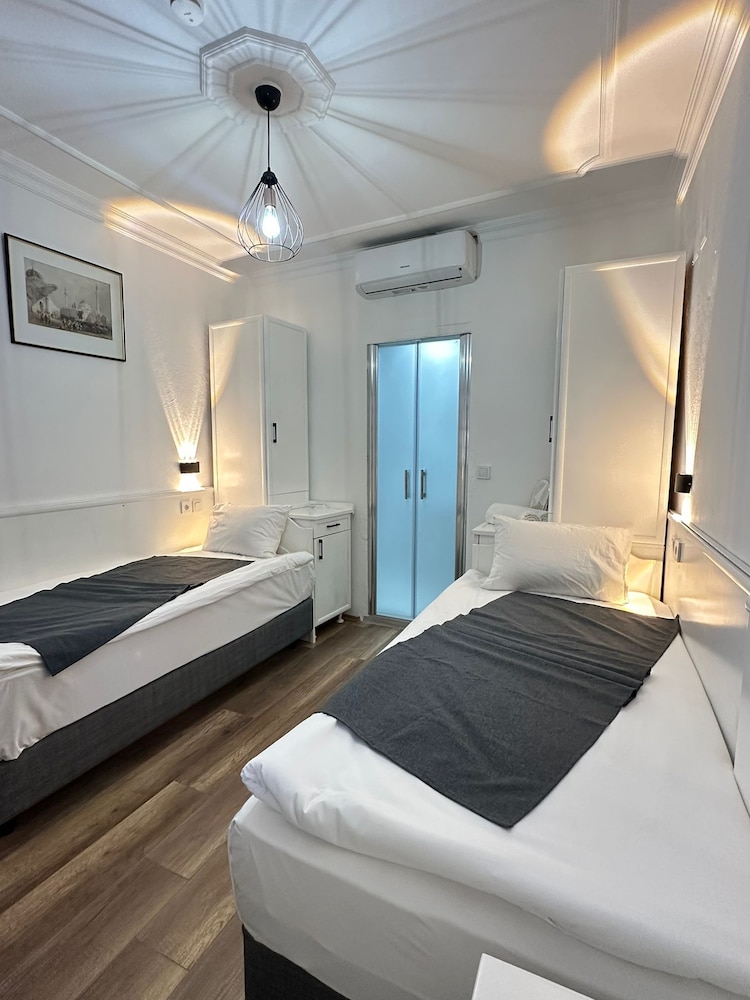 Hotel Karyatit Kaleiçi — Hotel rooms in Antalya