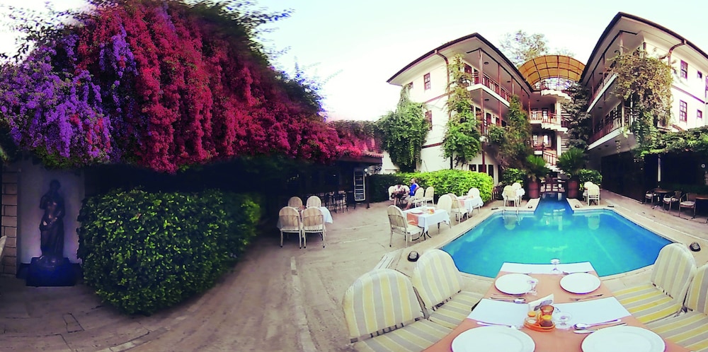 Hotel Karyatit Kaleiçi — Restaurant & bars in Antalya