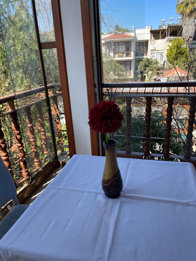 Hotel Karyatit Kaleiçi — Restaurant & bars in Antalya