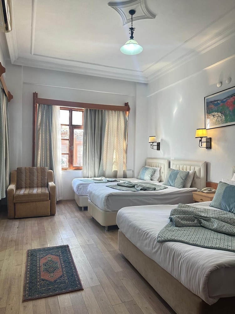 Hotel Karyatit Kaleiçi — Hotel rooms in Antalya