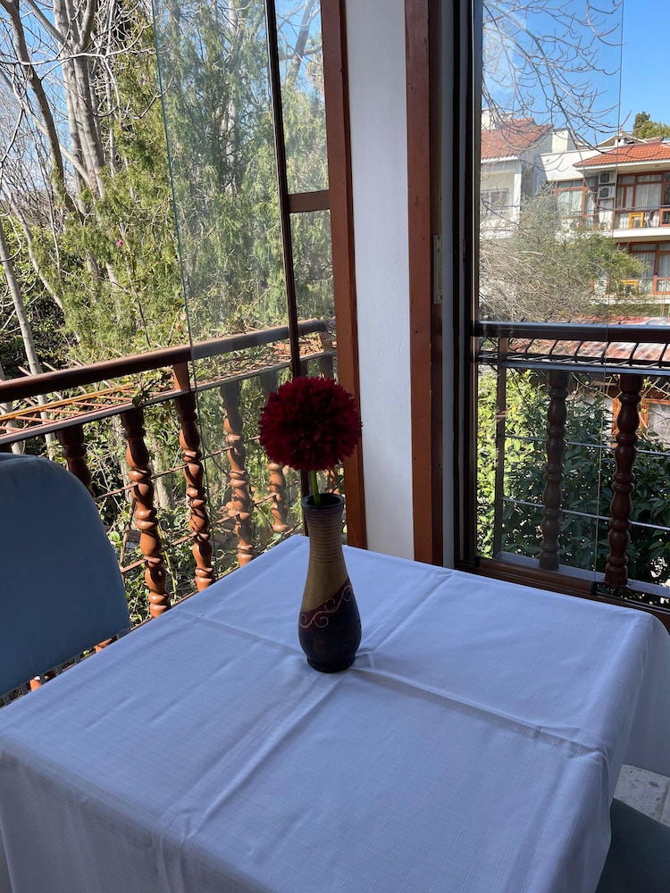 Hotel Karyatit Kaleiçi — Restaurant & bars in Antalya