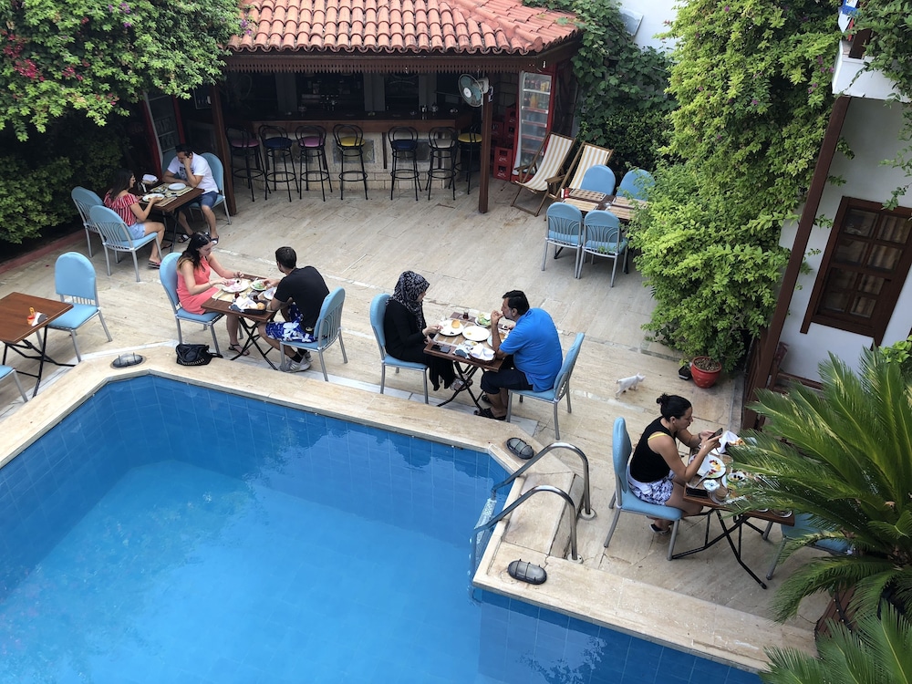 Hotel Karyatit Kaleiçi — Restaurant & bars in Antalya