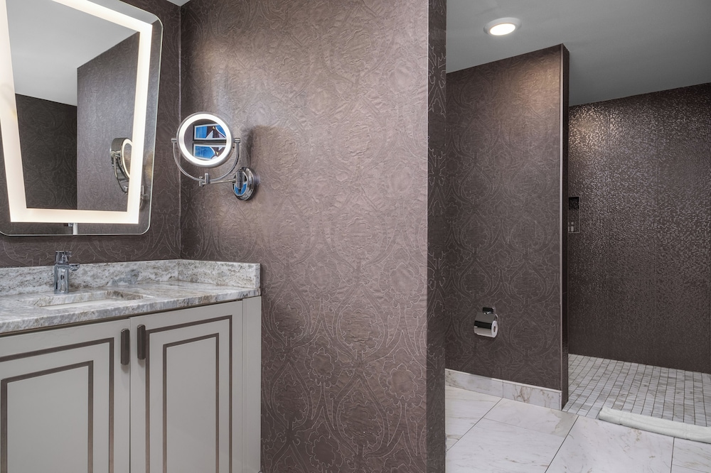 The Jung Hotel and Residences — Hotel rooms in New Orleans, Louisiana