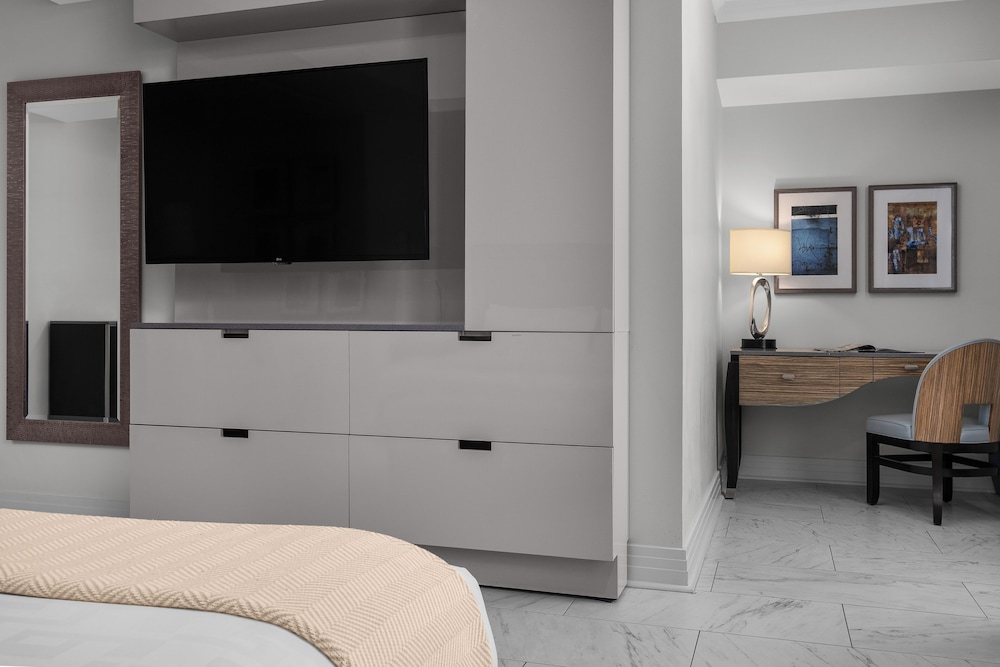 The Jung Hotel and Residences — Hotel rooms in New Orleans, Louisiana