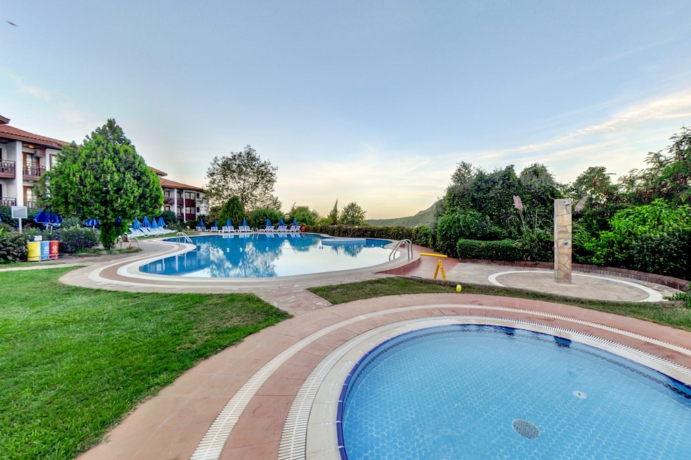 Montana Pine Resort - All Inclusive — Pool in Fethiye, Mugla