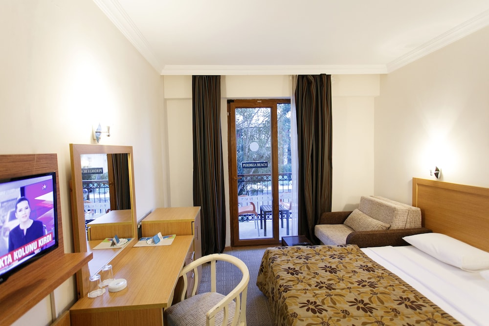 Perdikia Beach Hotel — Hotel rooms in Fethiye, Mugla