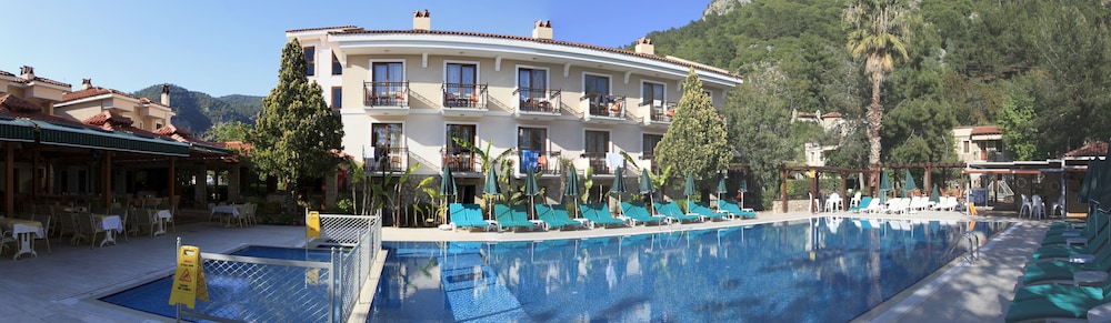 Perdikia Beach Hotel — Swimming pool in Fethiye, Mugla
