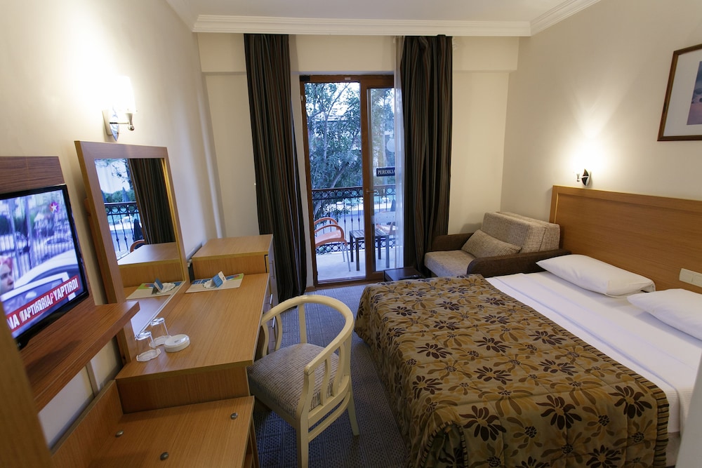 Perdikia Beach Hotel — Hotel rooms in Fethiye, Mugla