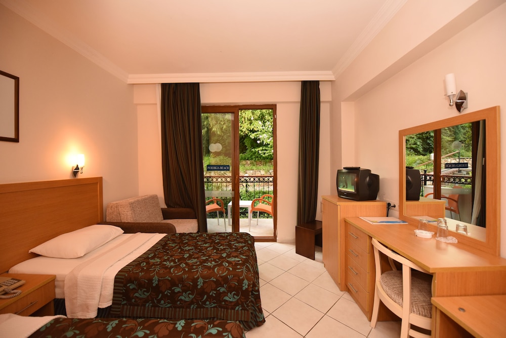 Perdikia Beach Hotel — Hotel rooms in Fethiye, Mugla