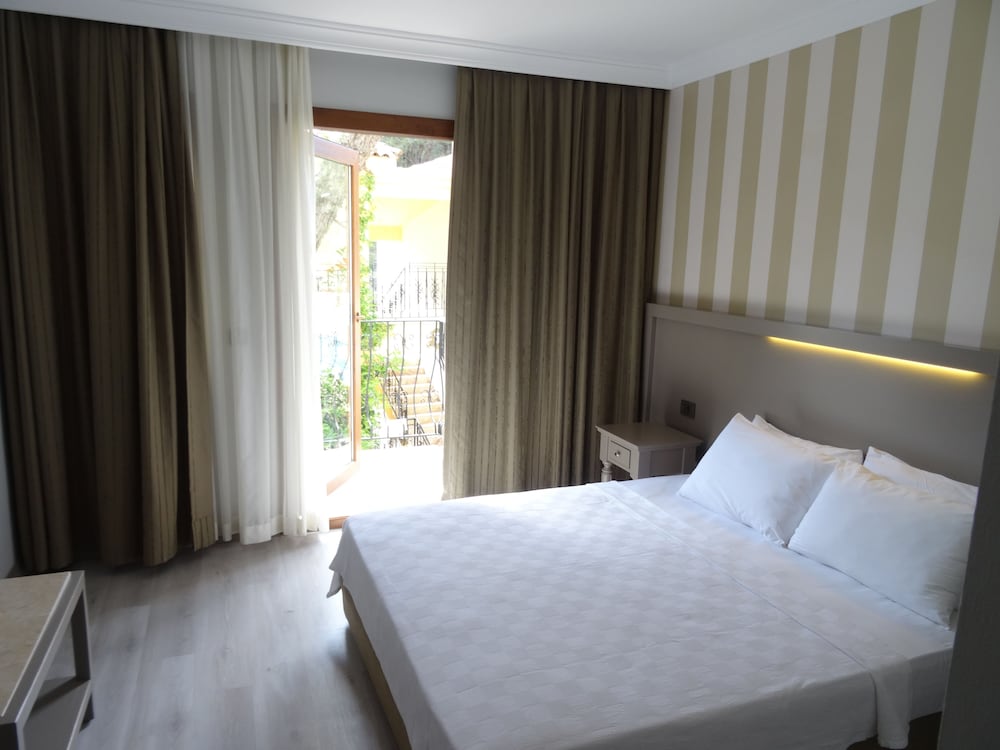 Hotel Pine Valley — Hotel rooms in Fethiye, Mugla
