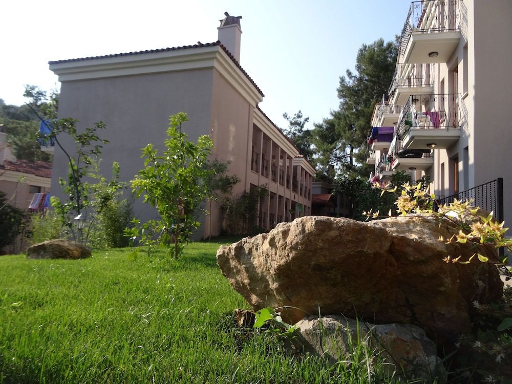 Hotel Pine Valley — Hotel building in Fethiye, Mugla