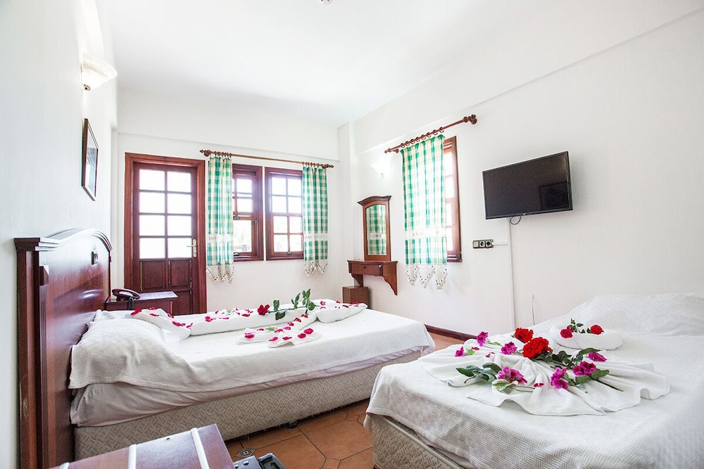Pink Palace Hotel — Hotel rooms in Fethiye, Mugla
