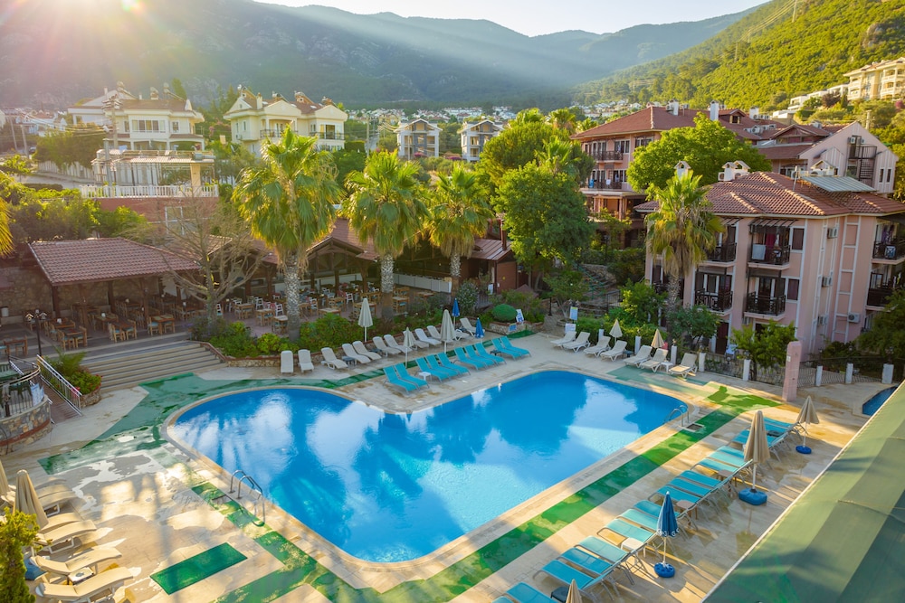 Pink Palace Hotel — Swimming pool in Fethiye, Mugla