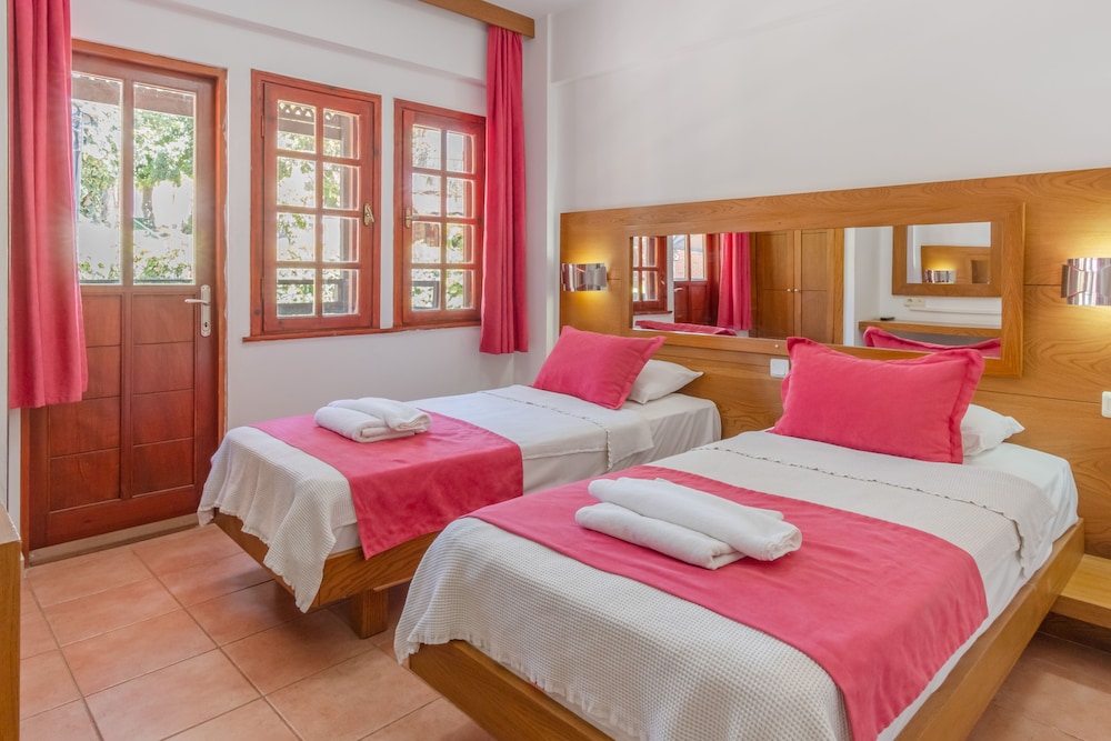 Pink Palace Hotel — Hotel rooms in Fethiye, Mugla