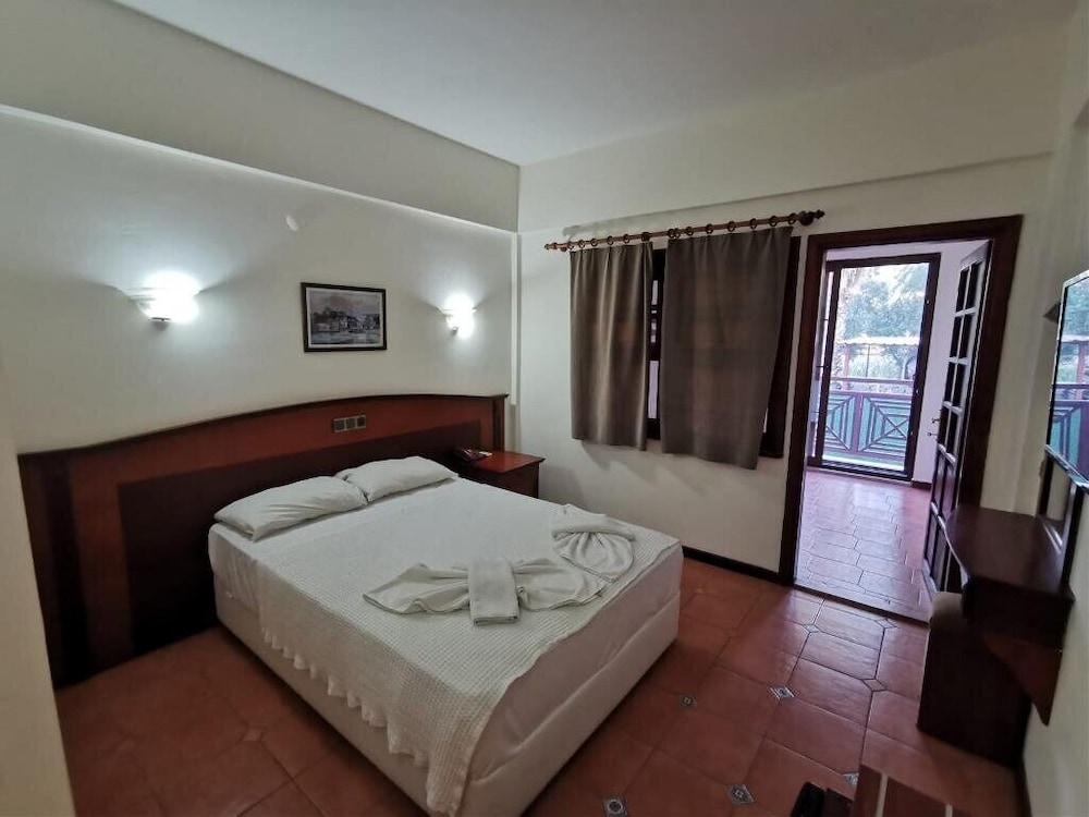 Pink Palace Hotel — Hotel rooms in Fethiye, Mugla