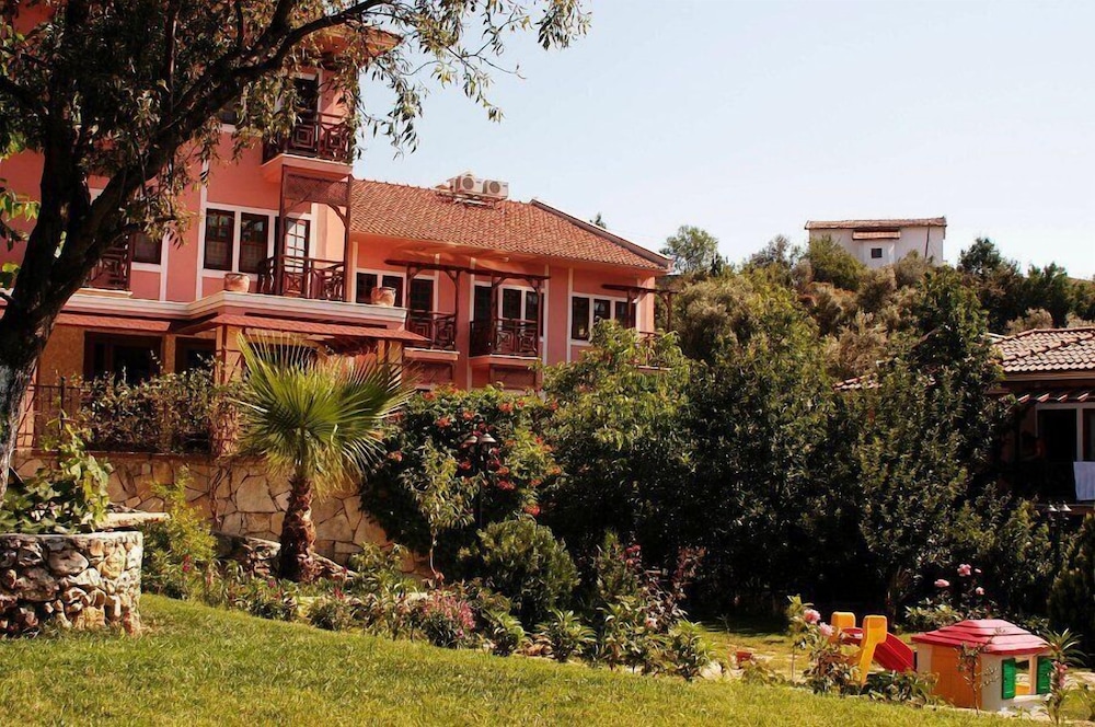 Pink Palace Hotel — Hotel building in Fethiye, Mugla