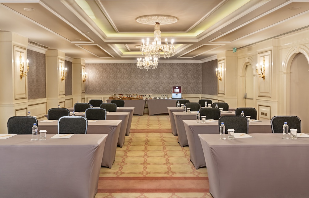 Rixos Pera Istanbul - Nickelodeon Play Access — Hotel building in Istanbul, Istanbul