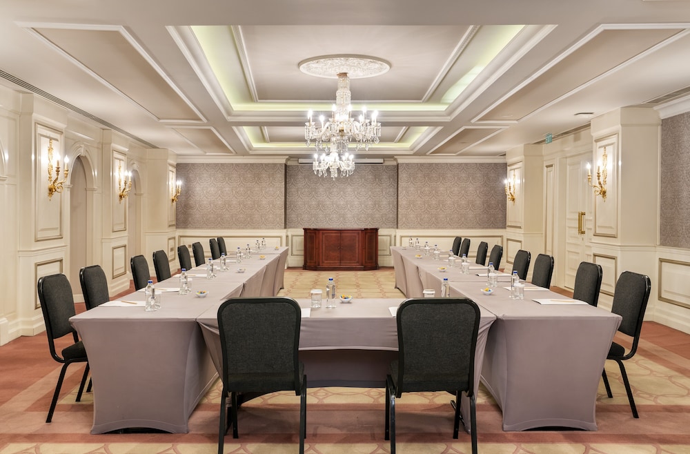 Rixos Pera Istanbul - Nickelodeon Play Access — Hotel building in Istanbul, Istanbul