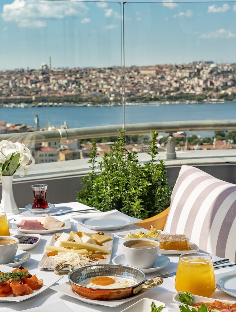 Rixos Pera Istanbul - Nickelodeon Play Access — Restaurant & bars in Istanbul, Istanbul