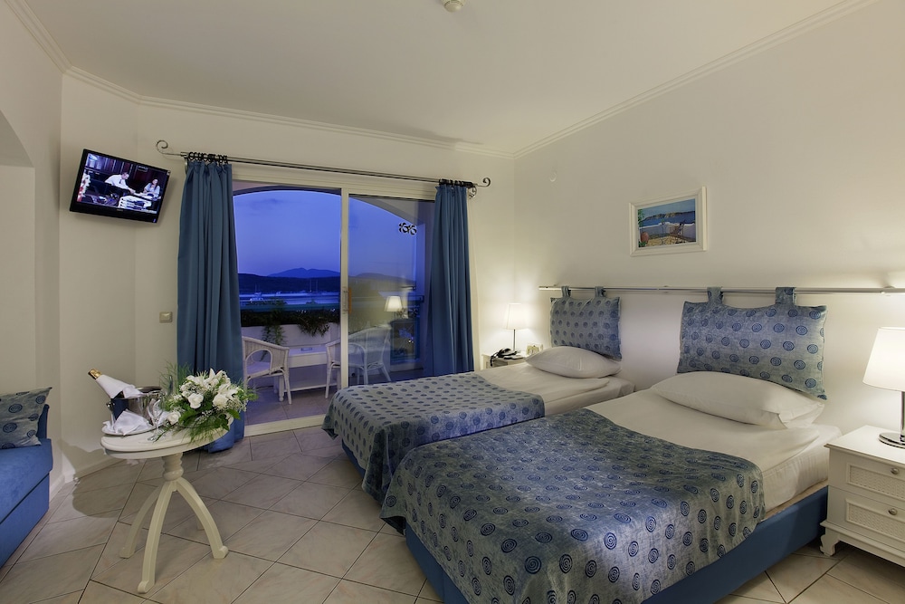 Royal Asarlik Beach Hotel & Spa - All Inclusive — Hotel rooms in Bodrum, Mugla