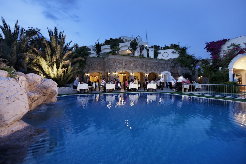 Royal Asarlik Beach Hotel & Spa - All Inclusive — Restaurant & bars in Bodrum, Mugla