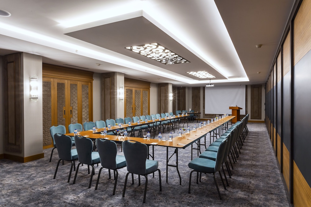 Royal Asarlik Beach Hotel & Spa - All Inclusive — Hotel building in Bodrum, Mugla