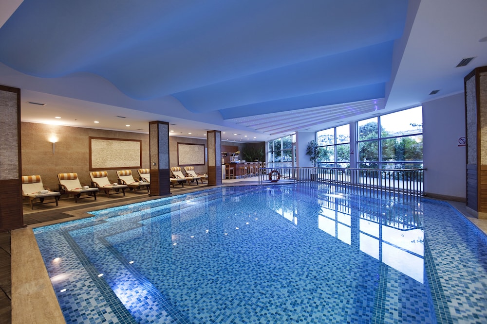 Royal Asarlik Beach Hotel & Spa - All Inclusive — Swimming pool in Bodrum, Mugla