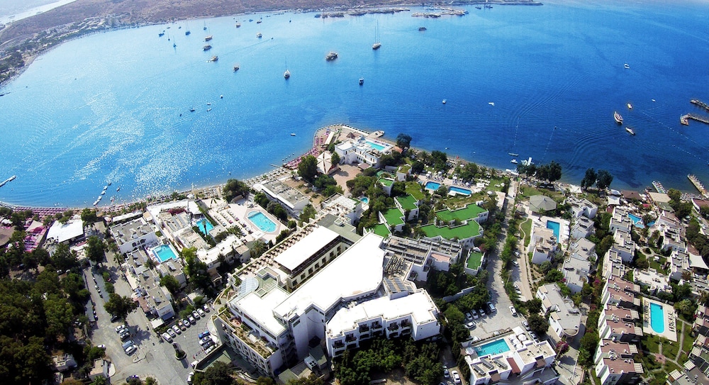 Royal Asarlik Beach Hotel & Spa - All Inclusive — Main photo in Bodrum, Mugla