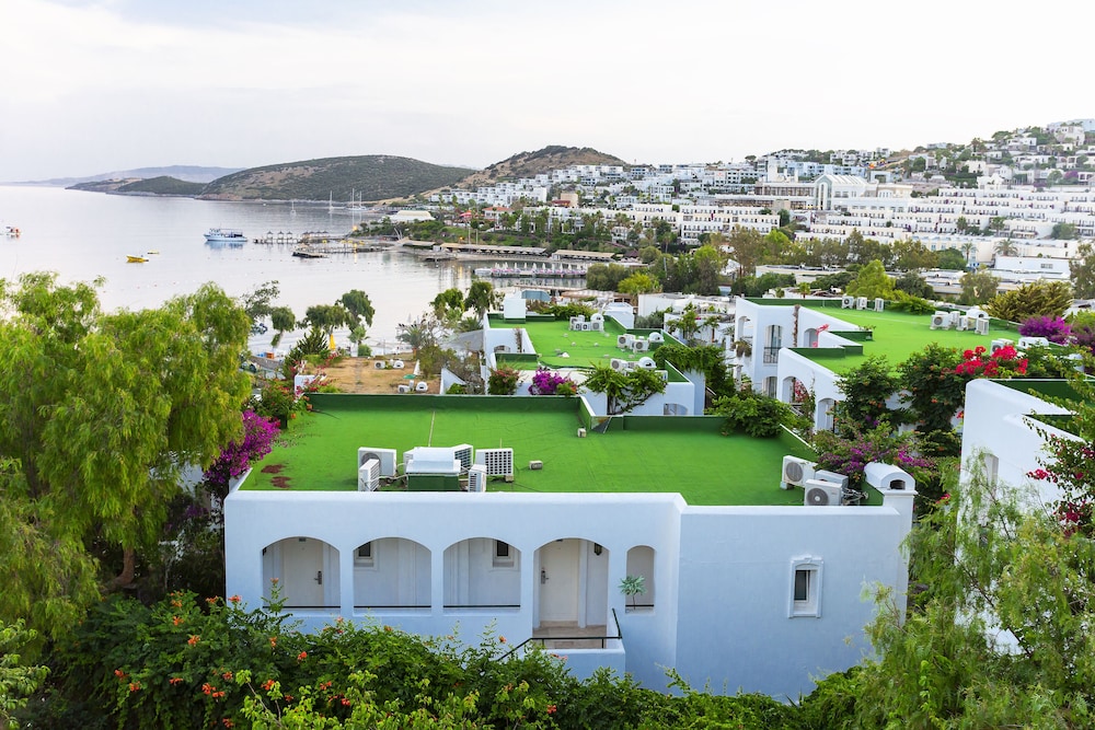 Royal Asarlik Beach Hotel & Spa - All Inclusive — Hotel building in Bodrum, Mugla