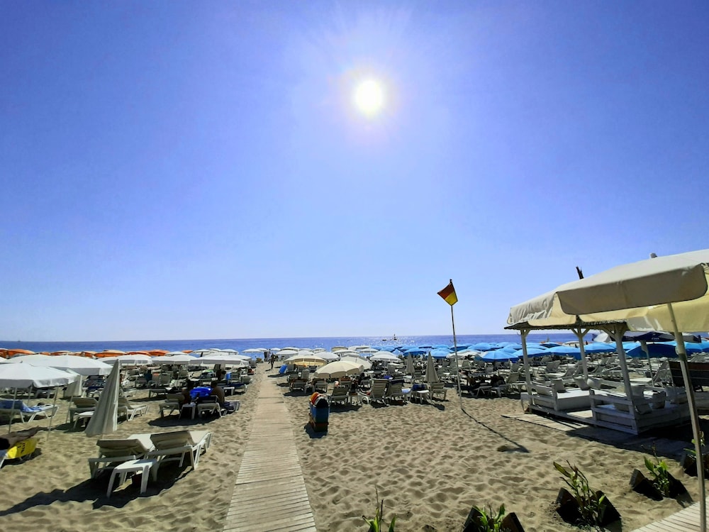 Savk Hotel — Beach in Alanya