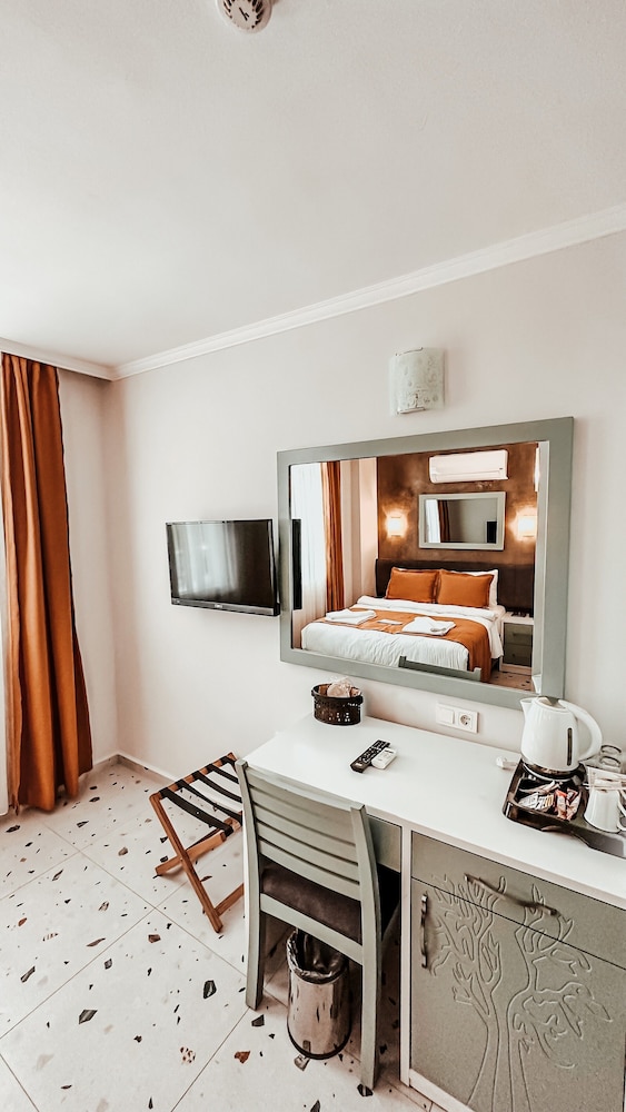Tonoz Beach Hotel — Hotel rooms in Fethiye, Mugla