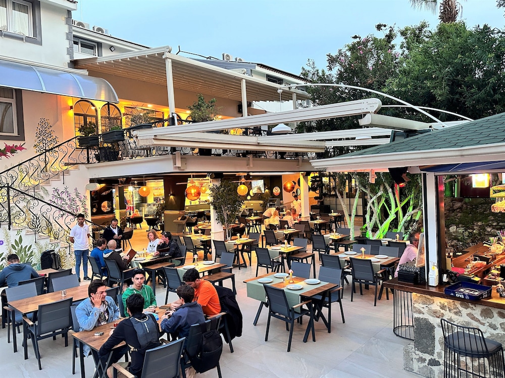 Tonoz Beach Hotel — Restaurant & bars in Fethiye, Mugla