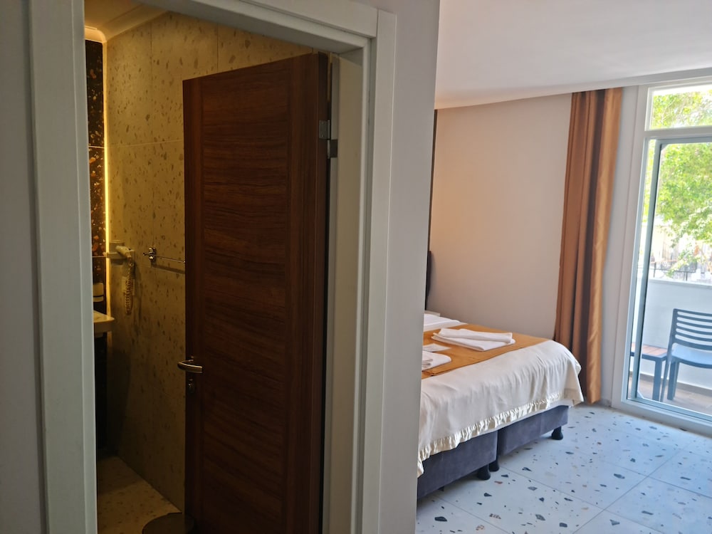 Tonoz Beach Hotel — Hotel rooms in Fethiye, Mugla