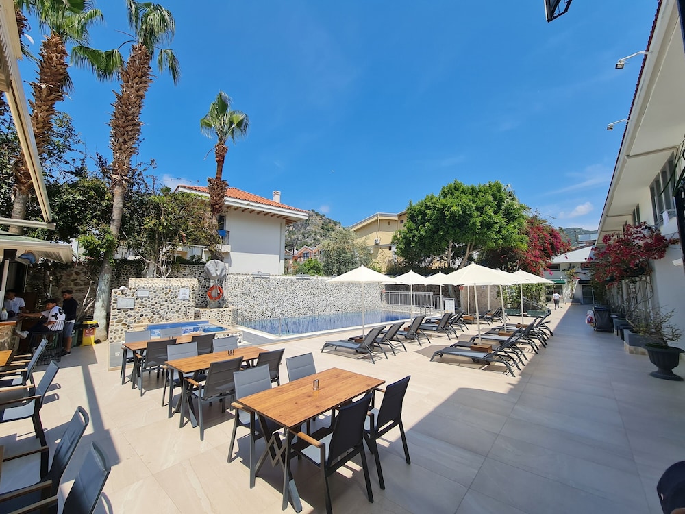 Tonoz Beach Hotel — Restaurant & bars in Fethiye, Mugla