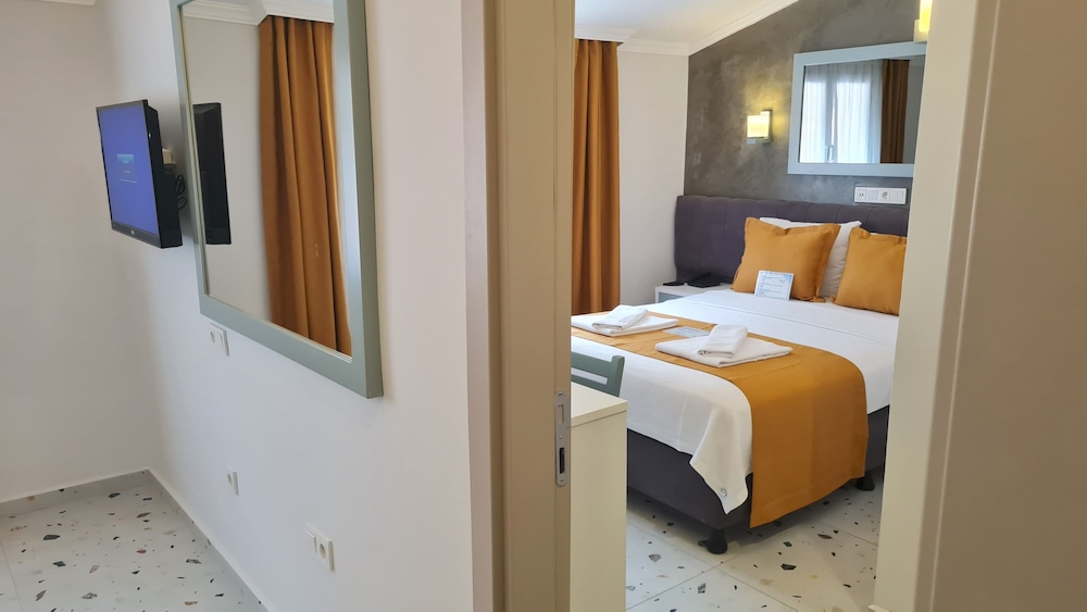 Tonoz Beach Hotel — Hotel rooms in Fethiye, Mugla