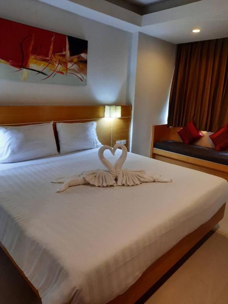 Aspery Hotel — Hotel rooms in Patong Beach, Phuket Province