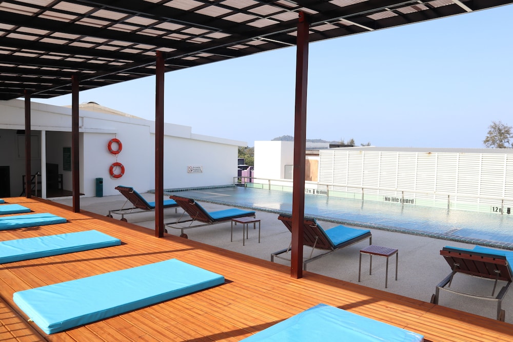 Aspery Hotel — Swimming pool in Patong Beach, Phuket Province