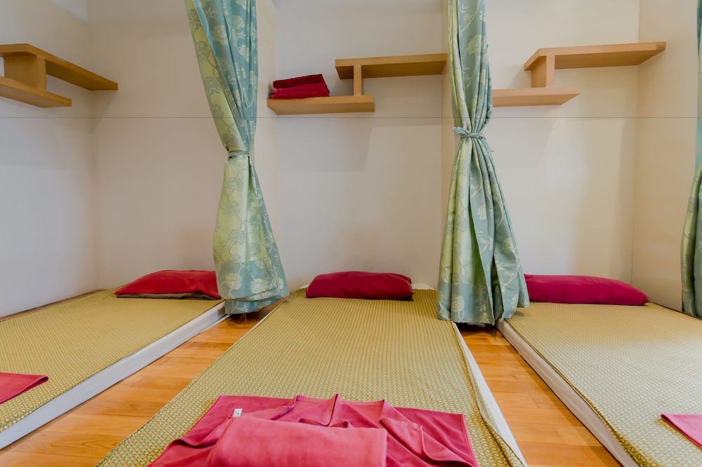 Aspery Hotel — Hotel rooms in Patong Beach, Phuket Province