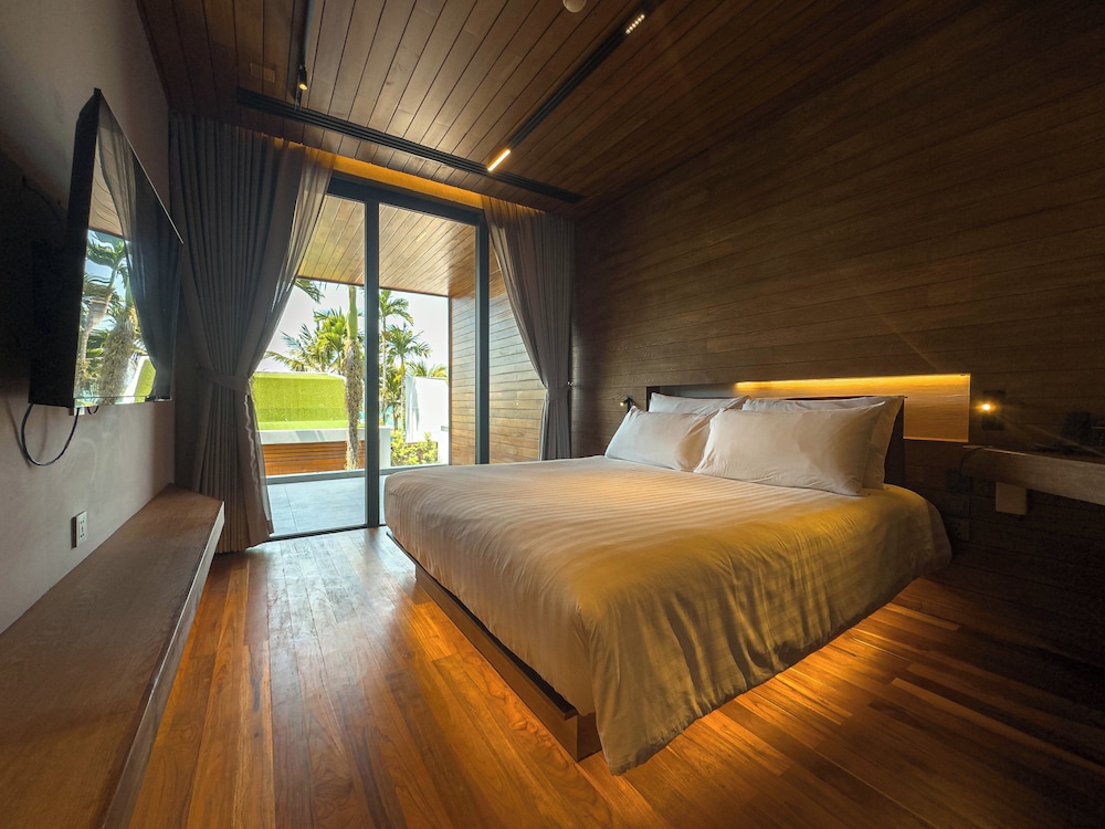 Casa de La Flora — Hotel rooms in Khao Lak, Phang Nga