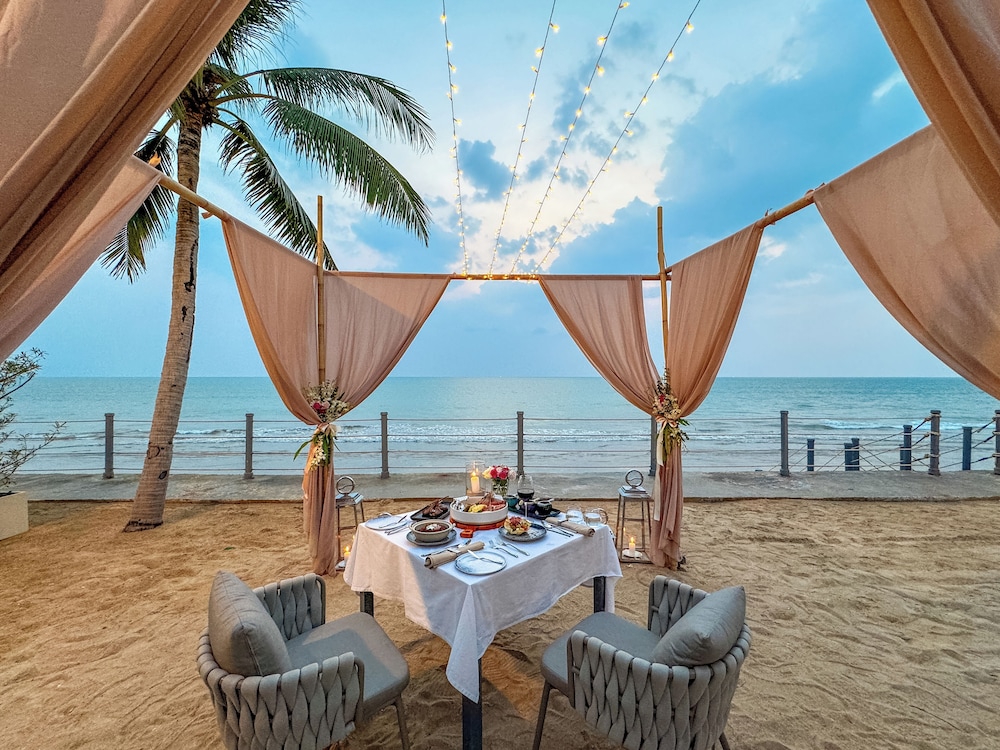 Casa de La Flora — Restaurant & bars in Khao Lak, Phang Nga